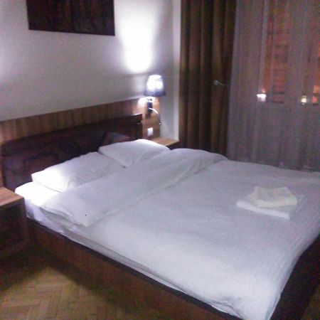 טביליסי Hotel Nice מראה חיצוני תמונה