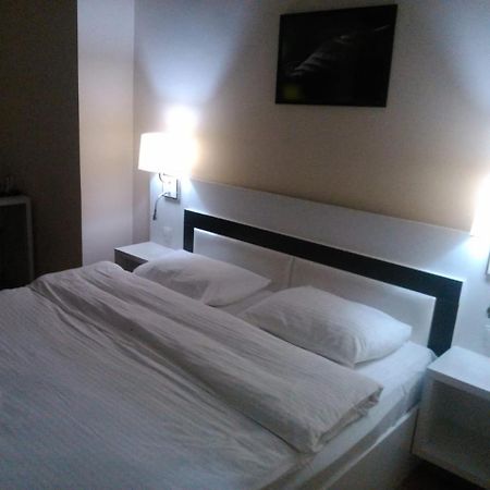 טביליסי Hotel Nice מראה חיצוני תמונה