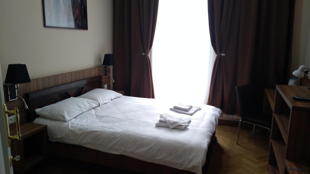 טביליסי Hotel Nice מראה חיצוני תמונה