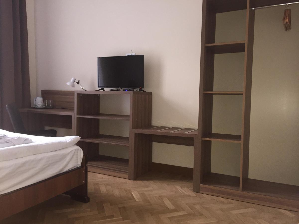 טביליסי Hotel Nice מראה חיצוני תמונה