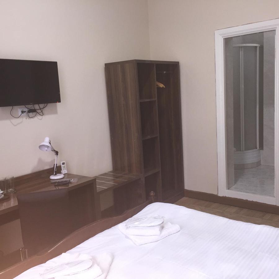 טביליסי Hotel Nice מראה חיצוני תמונה