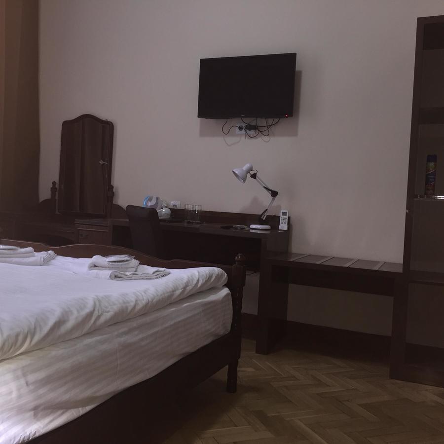טביליסי Hotel Nice מראה חיצוני תמונה