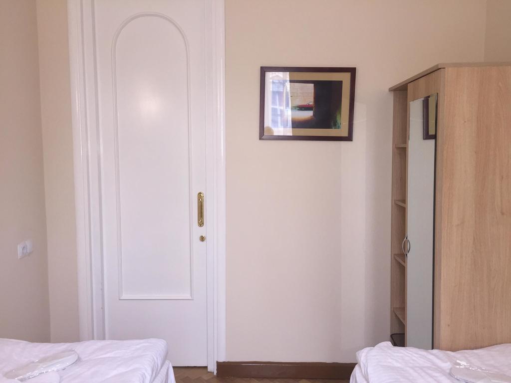טביליסי Hotel Nice מראה חיצוני תמונה