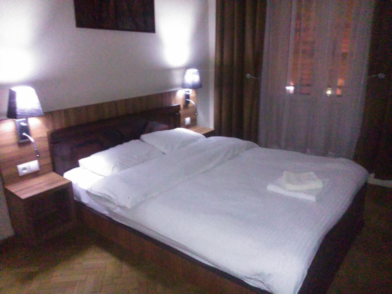 טביליסי Hotel Nice מראה חיצוני תמונה